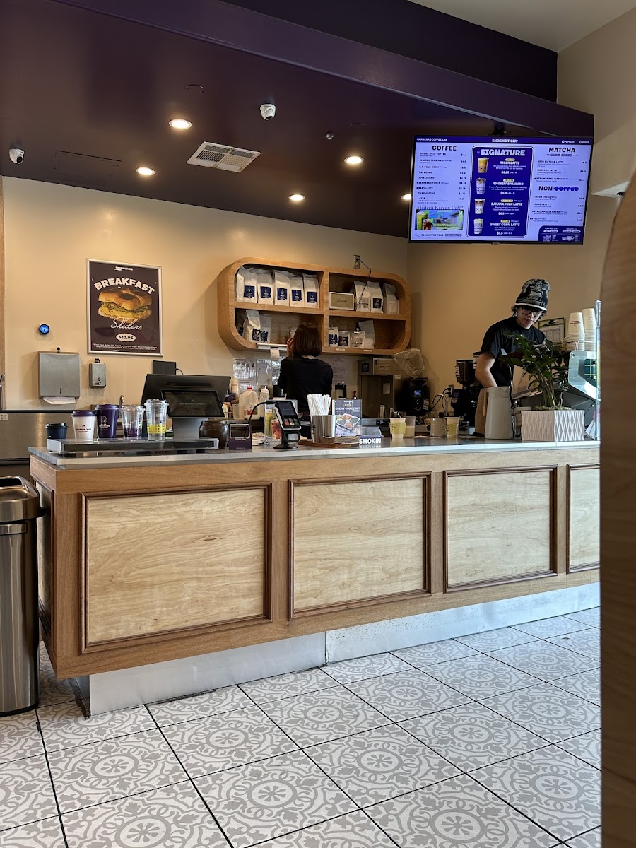 Smoking Tiger Coffee Lab Photos 2